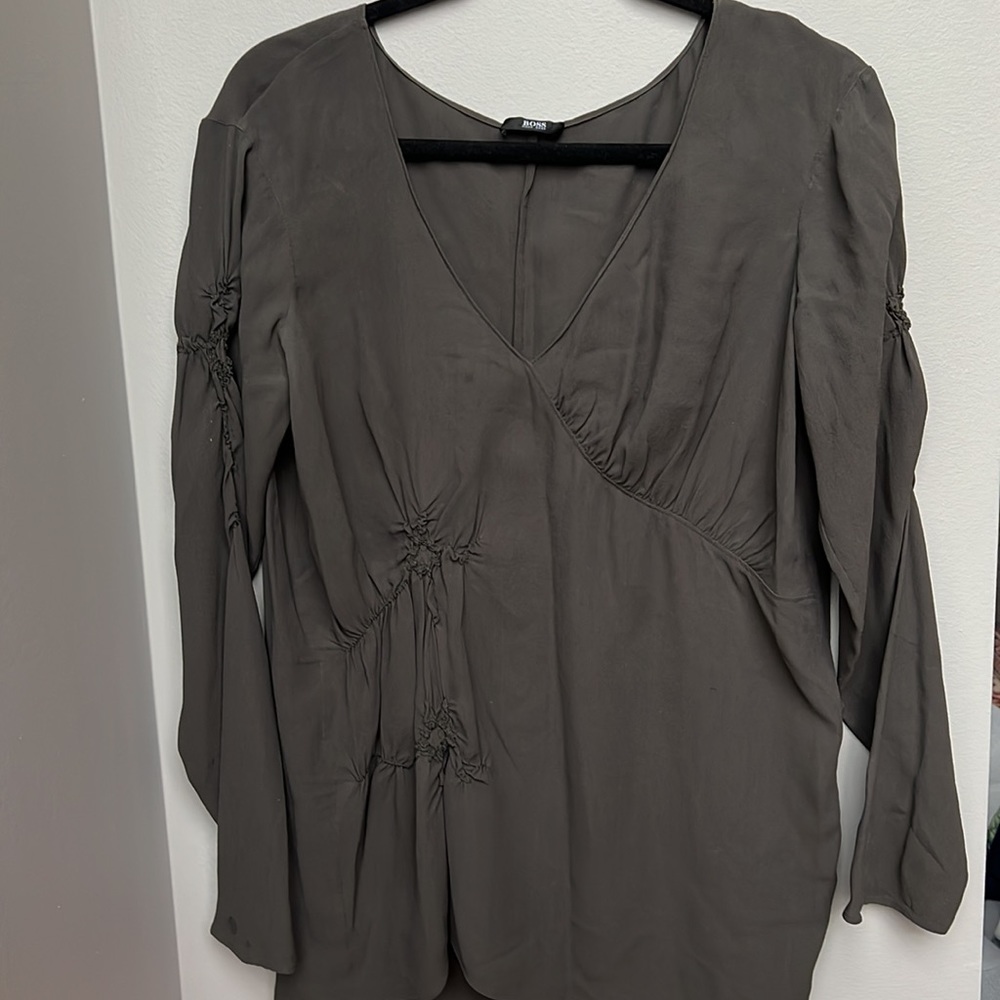 Hugo Boss top, 100% silk, size M.